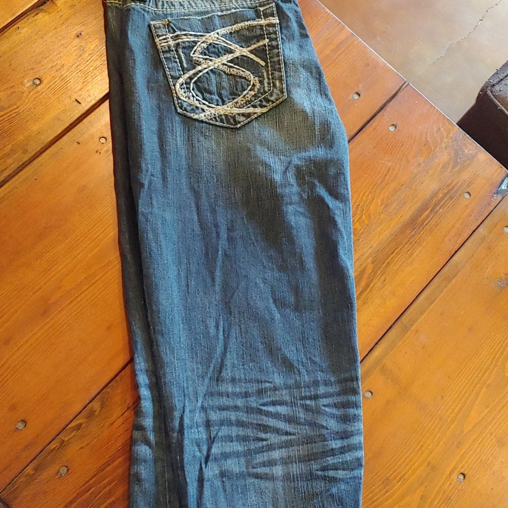 Silver Jeans - Picture 3 of 4